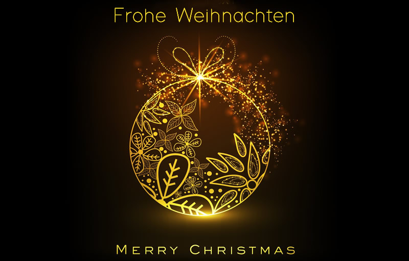 Bild einer bunt geschmückten Weihnachtskugel mit schönen Feiertagen in Deutsch und Englisch